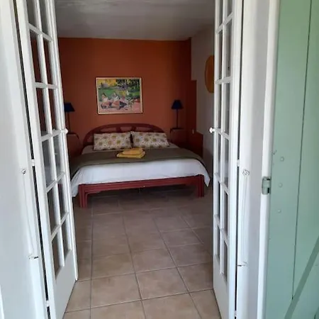 Marie-claire Vue Jardin-jacuzzi Hotel 4*